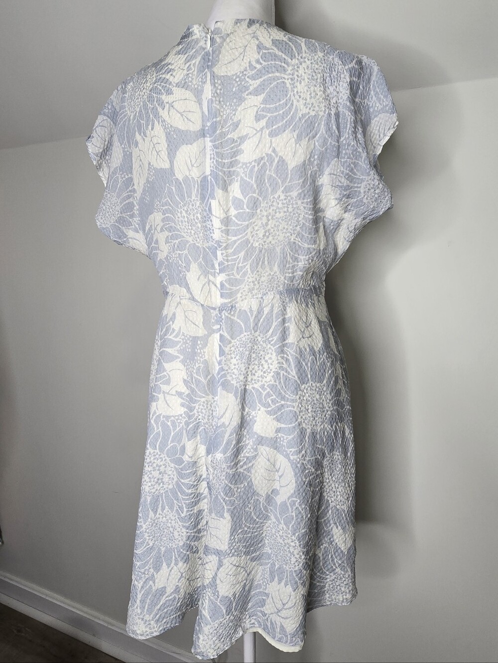 Madewell 100% Silk Blue White Floral Cottagecore Coastal Flutter Dress Size 4 - Picture 5 of 9